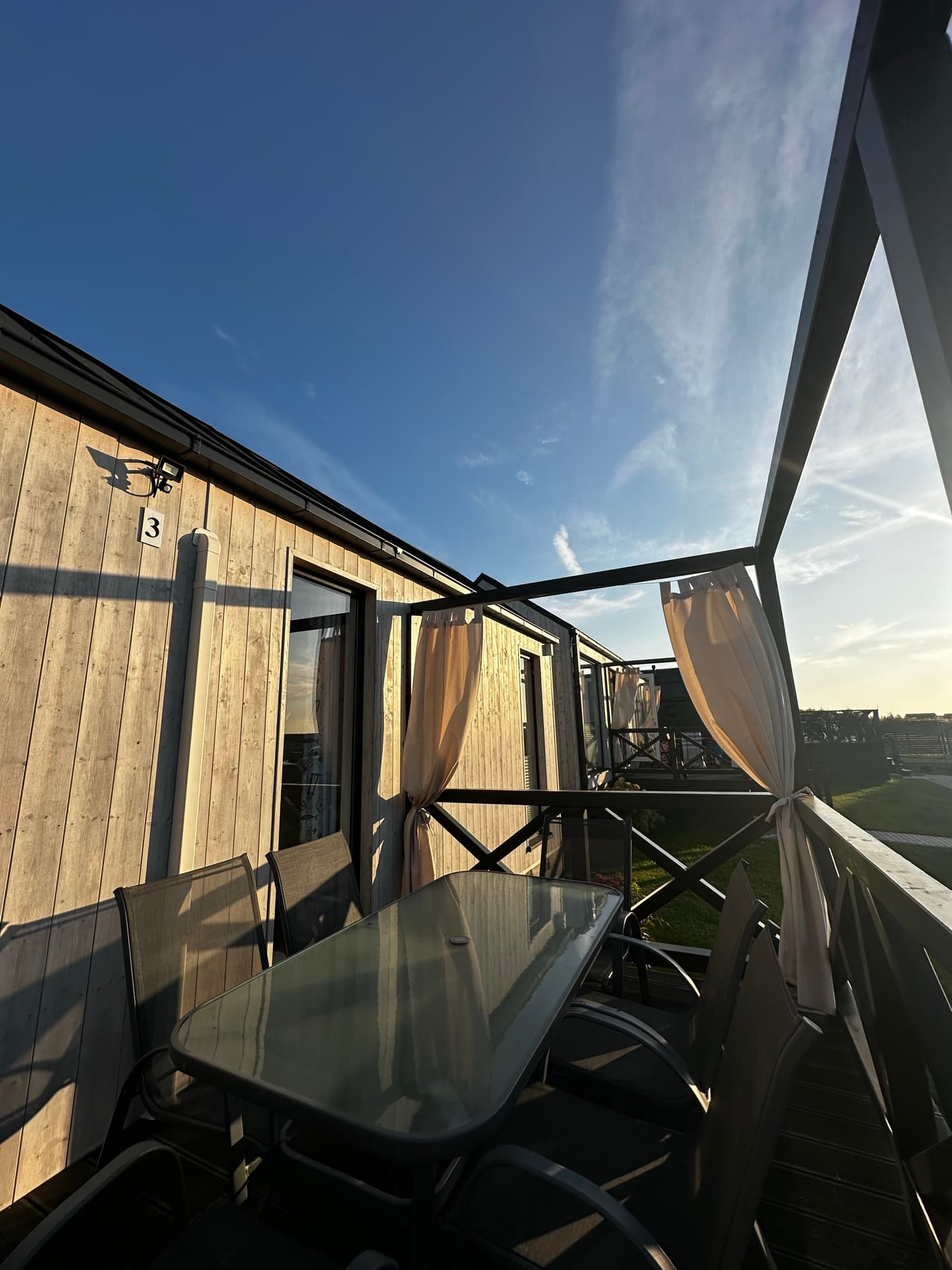 Domek nr 5 — widok zewnętrzny